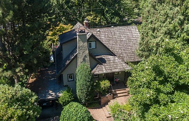 6137 Mccleery Street Kerrisdale