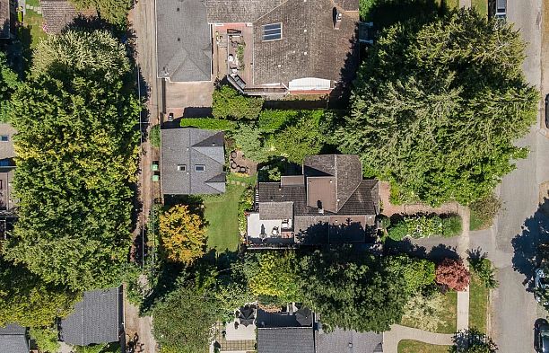 6137 Mccleery Street Kerrisdale