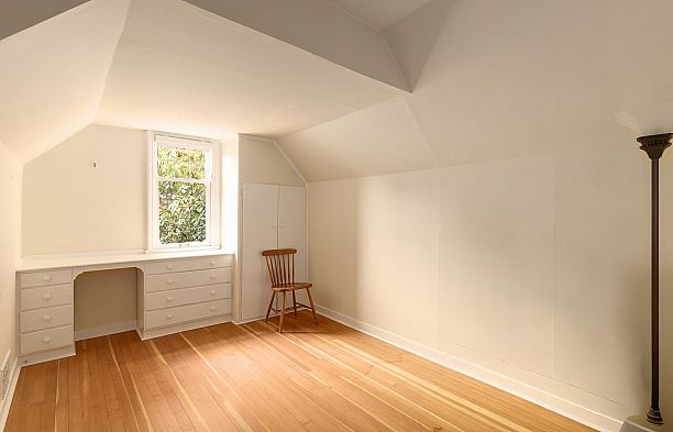 6137 Mccleery Street Kerrisdale