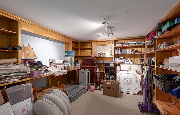 6137 Mccleery Street Kerrisdale