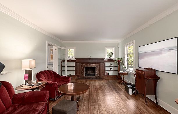 6137 Mccleery Street Kerrisdale