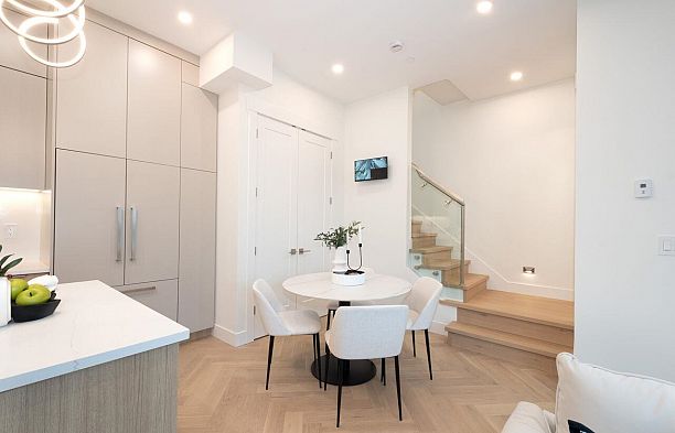 4426 W 4th Avenue Point Grey