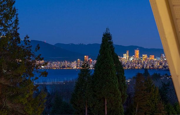 4426 W 4th Avenue Point Grey