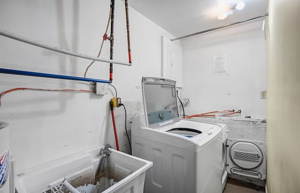 285 E 48th Avenue Main