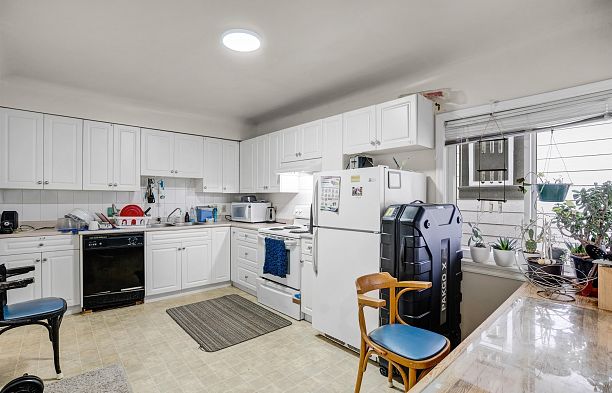 285 E 48th Avenue Main