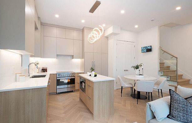 4426 W 4th Avenue Point Grey