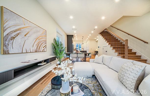 2837 W 31st Avenue MacKenzie Heights