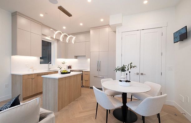 4426 W 4th Avenue Point Grey