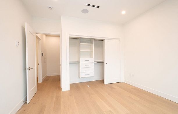 4426 W 4th Avenue Point Grey