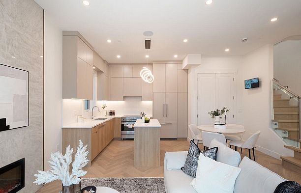 4426 W 4th Avenue Point Grey