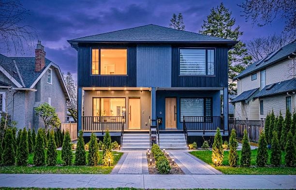 2837 W 31st Avenue MacKenzie Heights