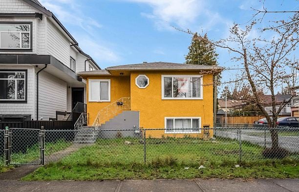 285 E 48th Avenue Main