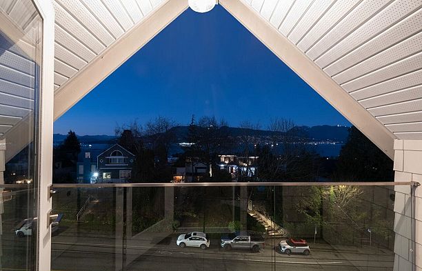 4426 W 4th Avenue Point Grey