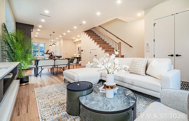 2837 W 31st Avenue MacKenzie Heights