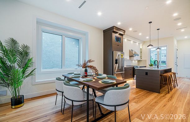 2837 W 31st Avenue MacKenzie Heights