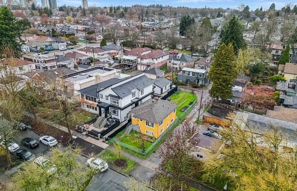 285 E 48th Avenue Main