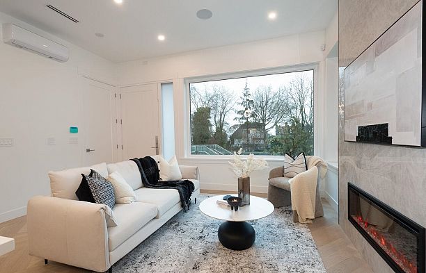 4426 W 4th Avenue Point Grey