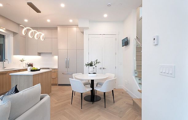 4426 W 4th Avenue Point Grey