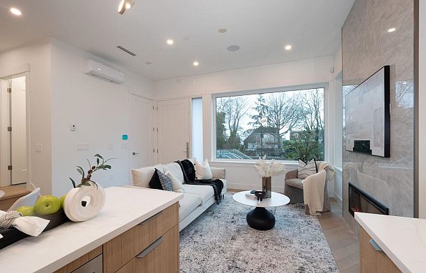 4426 W 4th Avenue Point Grey