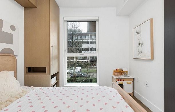 205 5089 Quebec Street Main