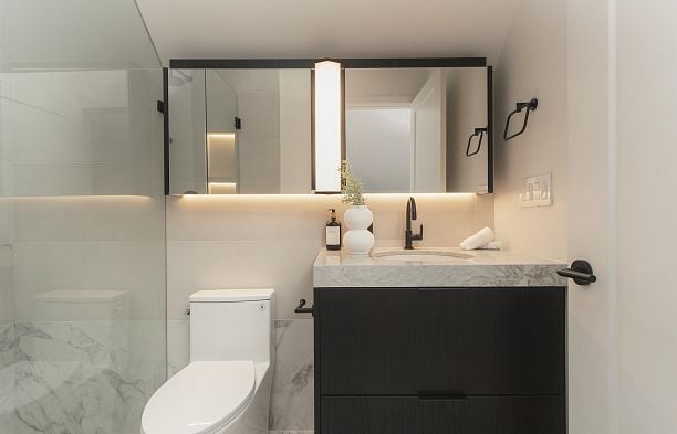 2 240 E 37th Avenue Main