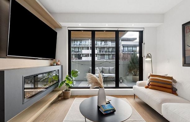 205 5089 Quebec Street Main