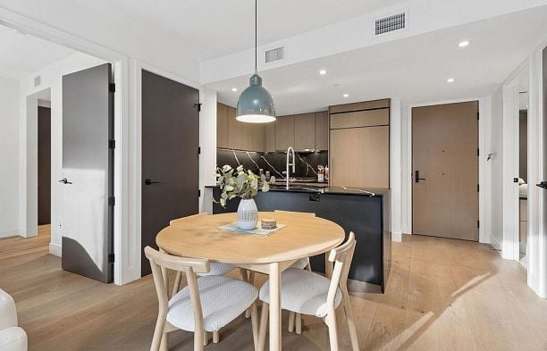 205 5089 Quebec Street Main