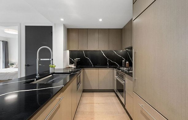 205 5089 Quebec Street Main