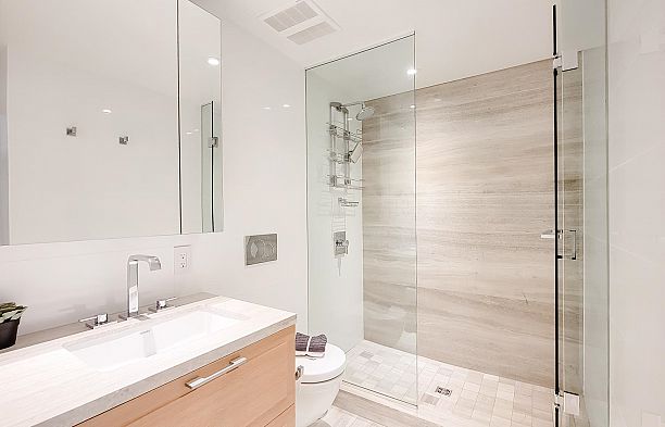 301 7128 Adera Street South Granville