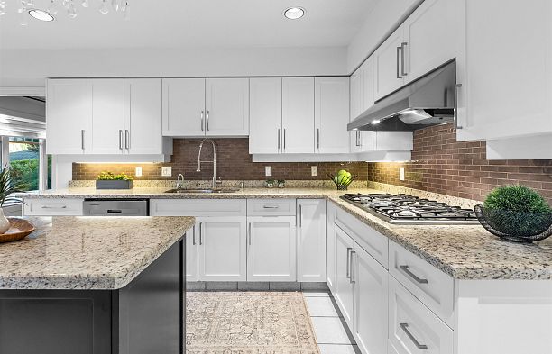 2318 Oliver Crescent Arbutus