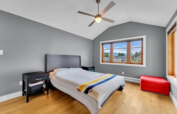 57 W 17th Avenue Cambie