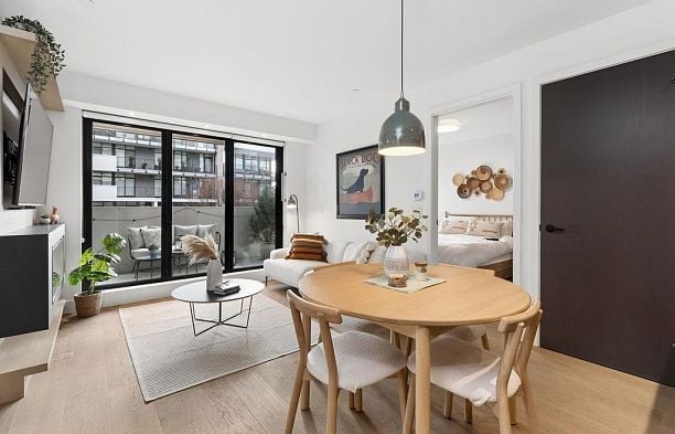 205 5089 Quebec Street Main