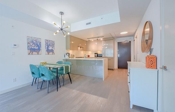 208 4408 Cambie Street Cambie