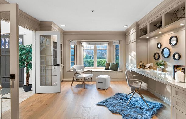 2318 Oliver Crescent Arbutus