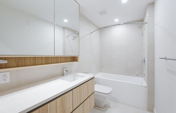 871 33 Avenue Cambie