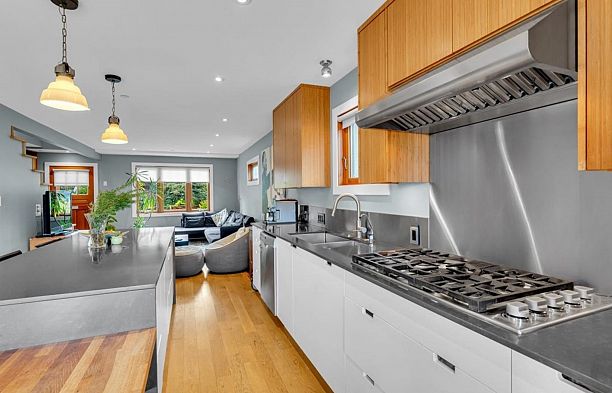 57 W 17th Avenue Cambie