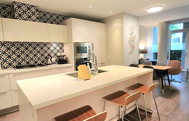 186 ATHLETES WAY, Vancouver BC V5Y 0B7 False Creek