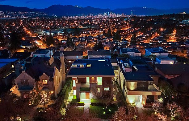 2705 W 30th Avenue MacKenzie Heights