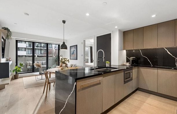 205 5089 Quebec Street Main