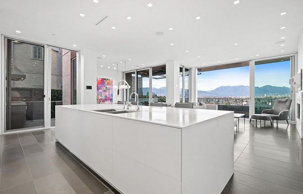 2705 W 30th Avenue MacKenzie Heights