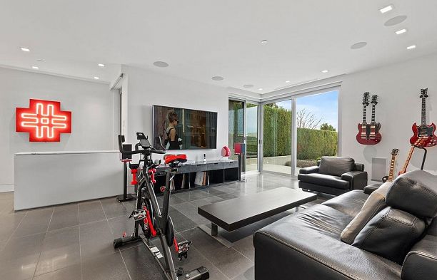 2705 W 30th Avenue MacKenzie Heights