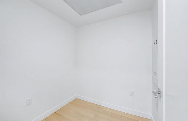 871 33 Avenue Cambie