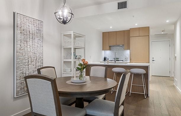 105 5383 Cambie Street Cambie