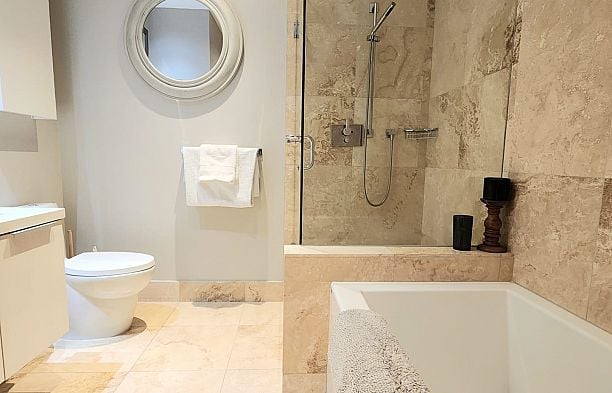 186 ATHLETES WAY, Vancouver BC V5Y 0B7 False Creek