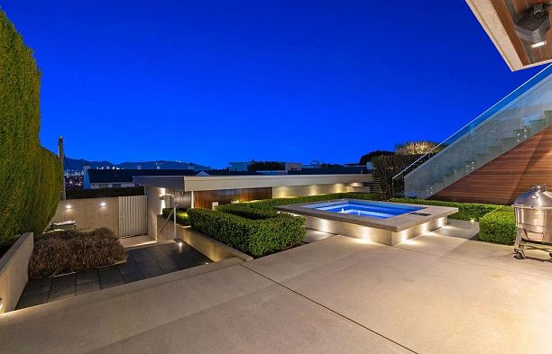 2705 W 30th Avenue MacKenzie Heights