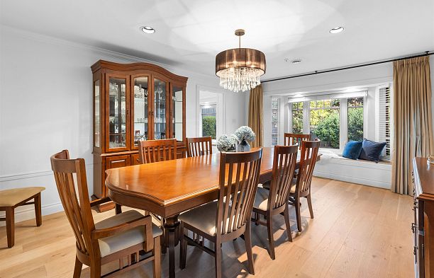 2318 Oliver Crescent Arbutus