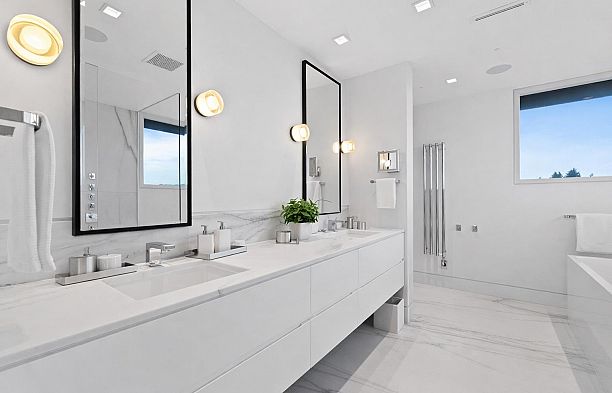 2705 W 30th Avenue MacKenzie Heights