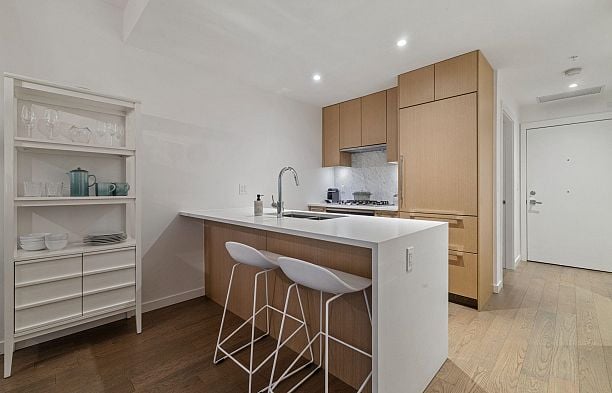 105 5383 Cambie Street Cambie