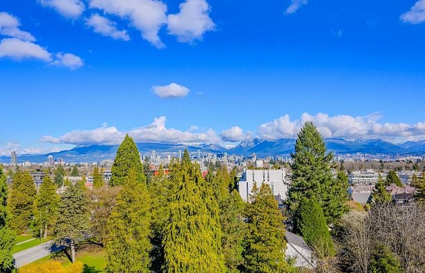 208 4408 Cambie Street Cambie