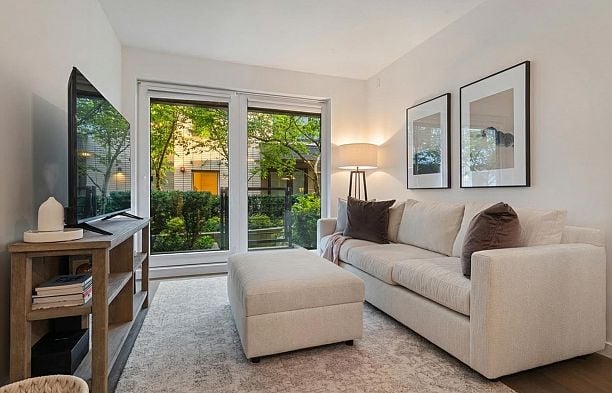 105 5383 Cambie Street Cambie